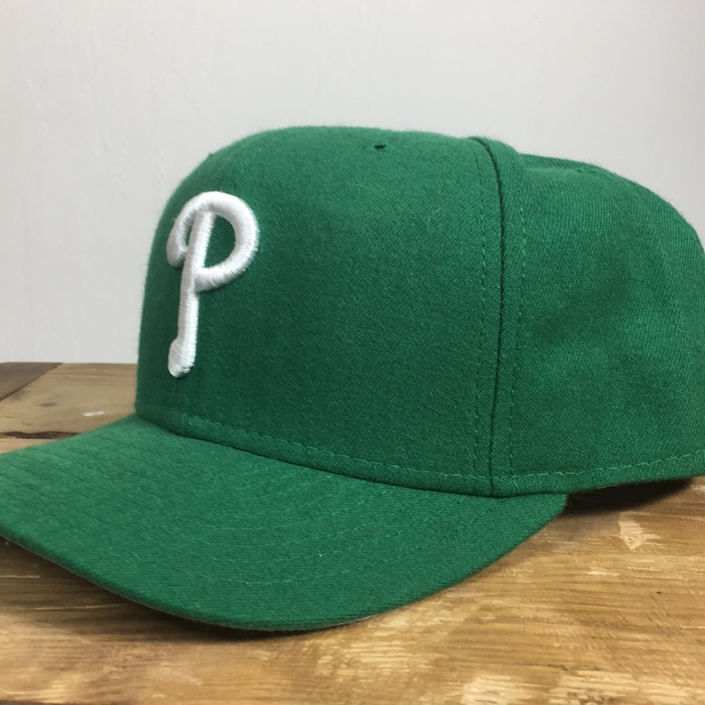 Rare, green Philadelphia Phillies SnapBack cap
